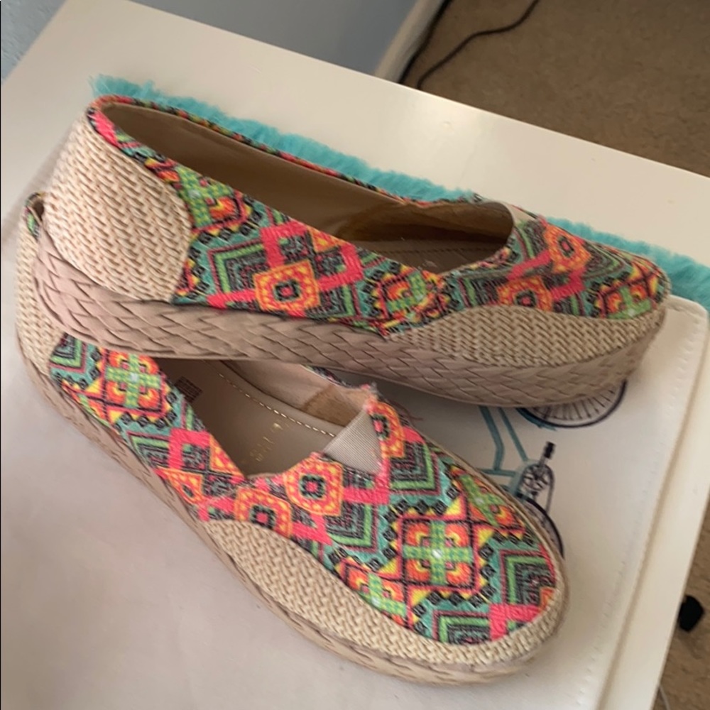 Shoes - Picture 2 of 4